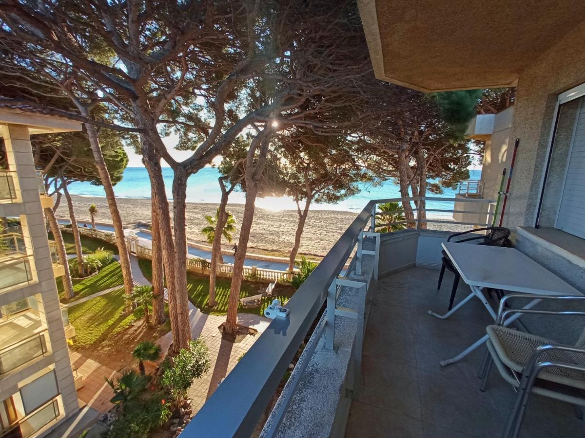 Апартаменты Primera Linia De Mar, Zona Tranquila Камбрильс Экстерьер фото