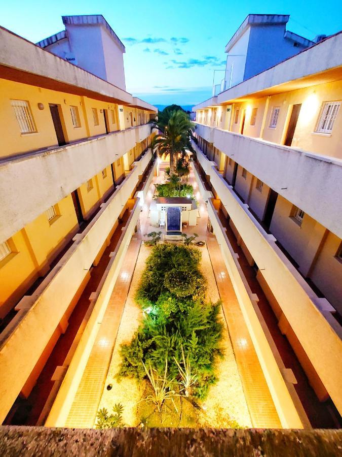 Апартаменты Primera Linia De Mar, Zona Tranquila Камбрильс Экстерьер фото